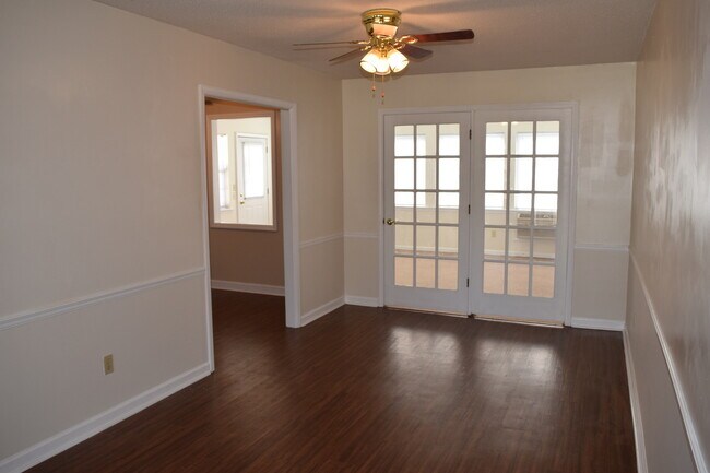 Building Photo - CHAPELWOOD SUBDIVISION!