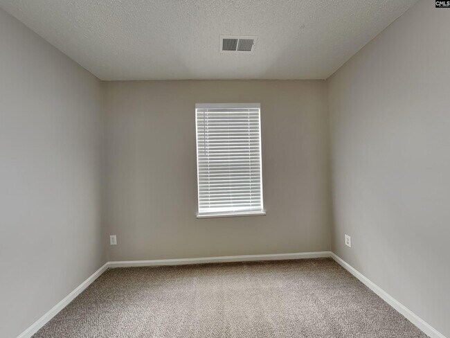 Building Photo - 149 Fox Grove Cir
