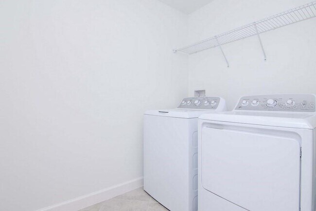 Building Photo - 3172 Bryant Park Dr