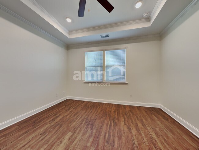 Building Photo - 606 Rivermist Dr