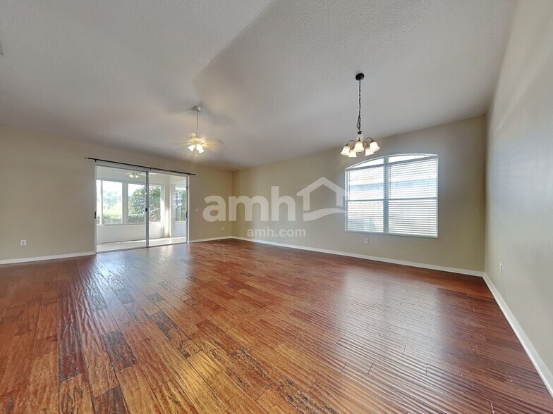 Building Photo - 7029 Monarch Park Dr