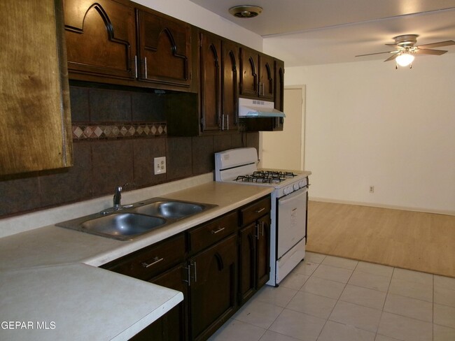 Building Photo - 8005 Edgemere Blvd