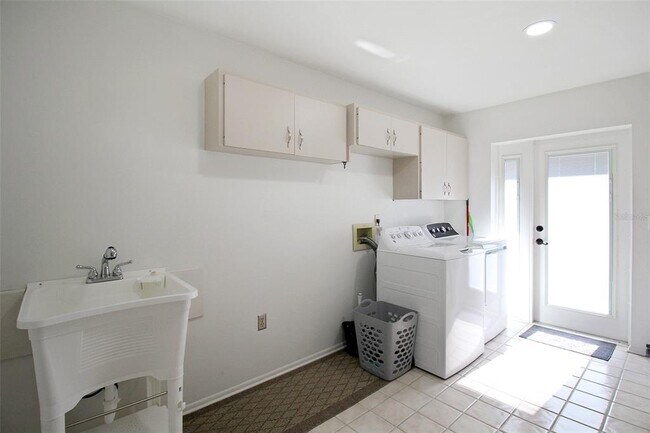 Building Photo - 6416 Wood Owl Cir