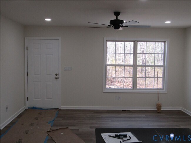 Building Photo - 5705 Community House Rd