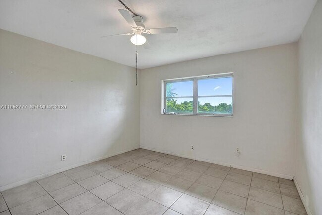 Building Photo - 4731 NW 10th Ct