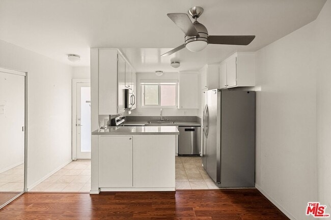 Building Photo - 834 6th St