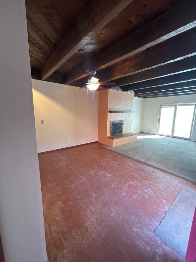 Building Photo - Townhouse Sandia Heights