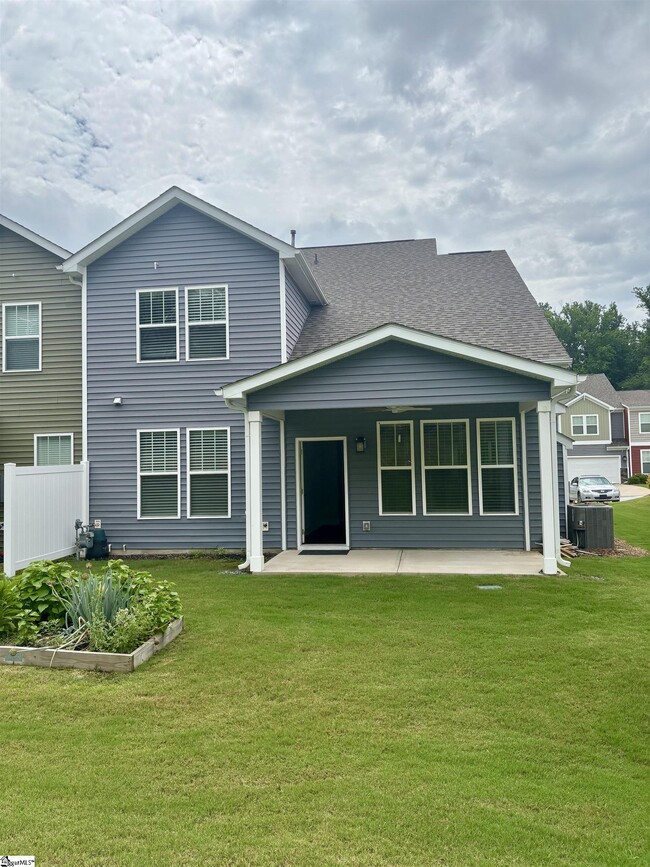 Building Photo - 109 Creekhaven Ln