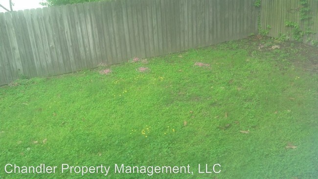 Building Photo - 318 E Little Creek Rd