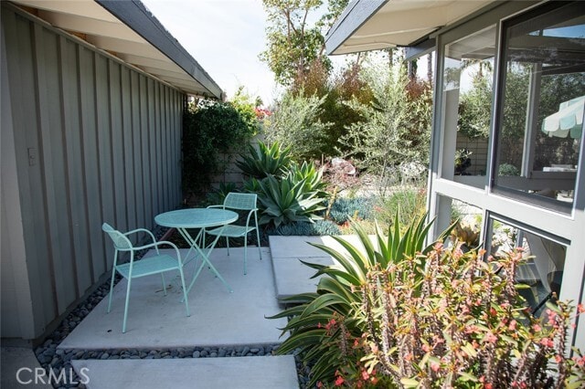 Building Photo - 3168 Stevely Ave