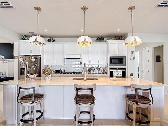 Building Photo - 6485 Shimmering Shrs Ln