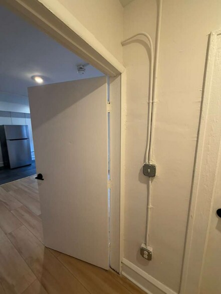 Building Photo - 1384 W 83rd St