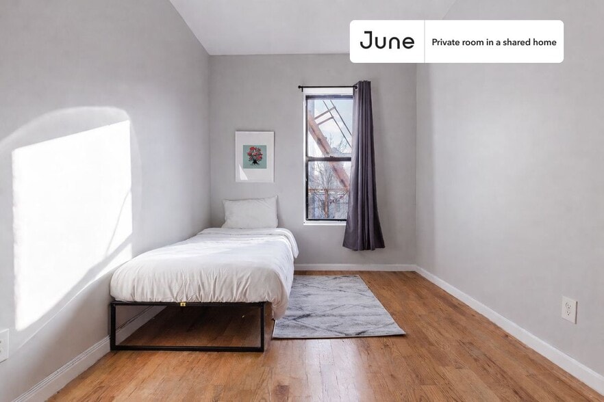 Building Photo - Room in Shared 4 bed/2 bath home