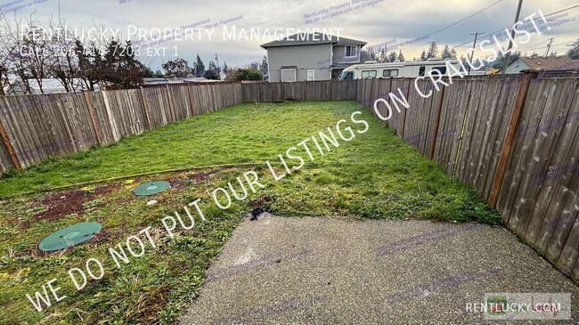 Building Photo - 104 167th St E