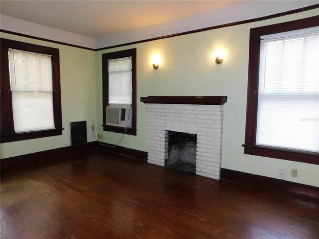 Building Photo - 302 NW 14th Ave