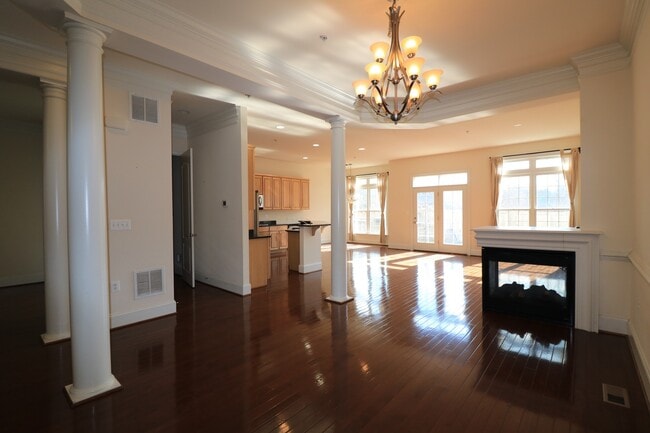 Building Photo - SHORT TERM LEASE AVAILABLE -- Luxury TH in Bethesda - 4 bed + 3.5 ba - Elevator TH in Gated commu...