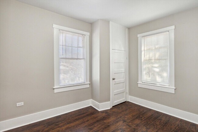 Building Photo - 1301 E 32nd St