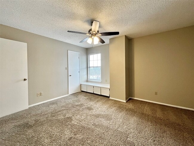 Building Photo - 1231 Dallas Dr