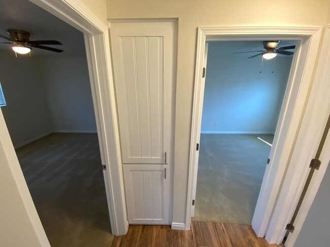 Building Photo - 3 Bedroom 1 Full Bath Remodeled Twin-Home