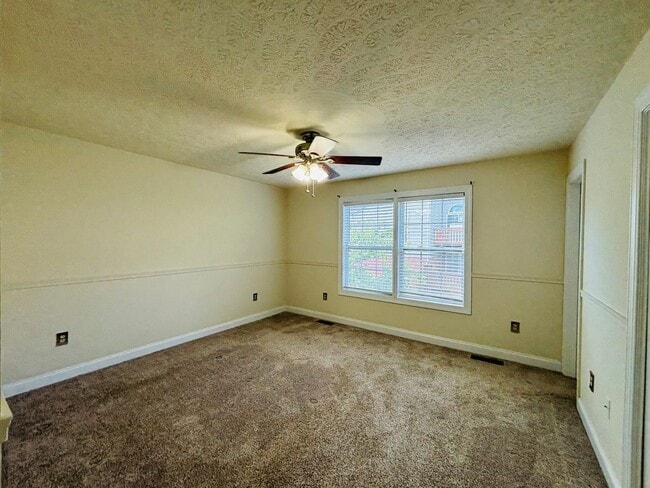 Building Photo - 305 Silver Leaf Dr NW