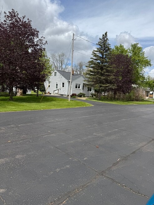 Building Photo - 5070 Brady St