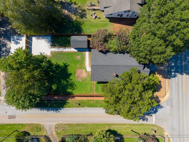 Building Photo - McCullough Heights