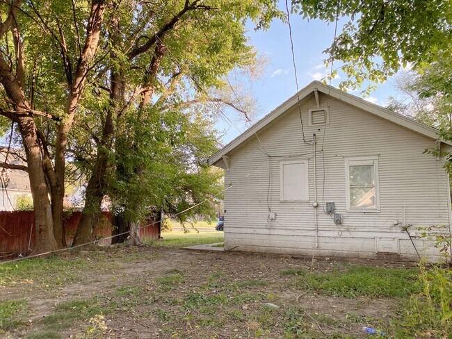 Building Photo - Cozy 2 bed 1 bath house $995 Sec 8 OK