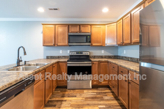 Building Photo - 926 Warrior Hill Dr