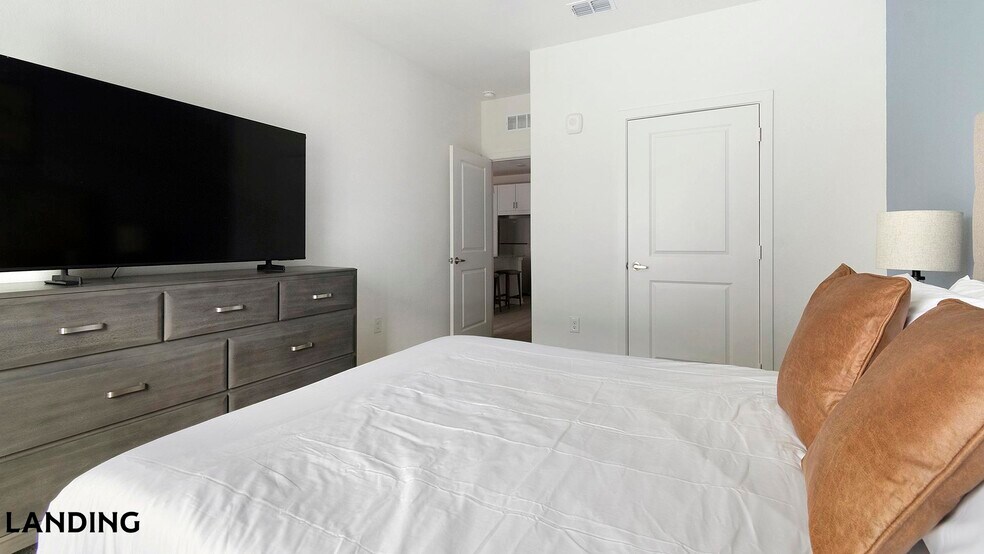 Building Photo - 12525 Tibbets Ln