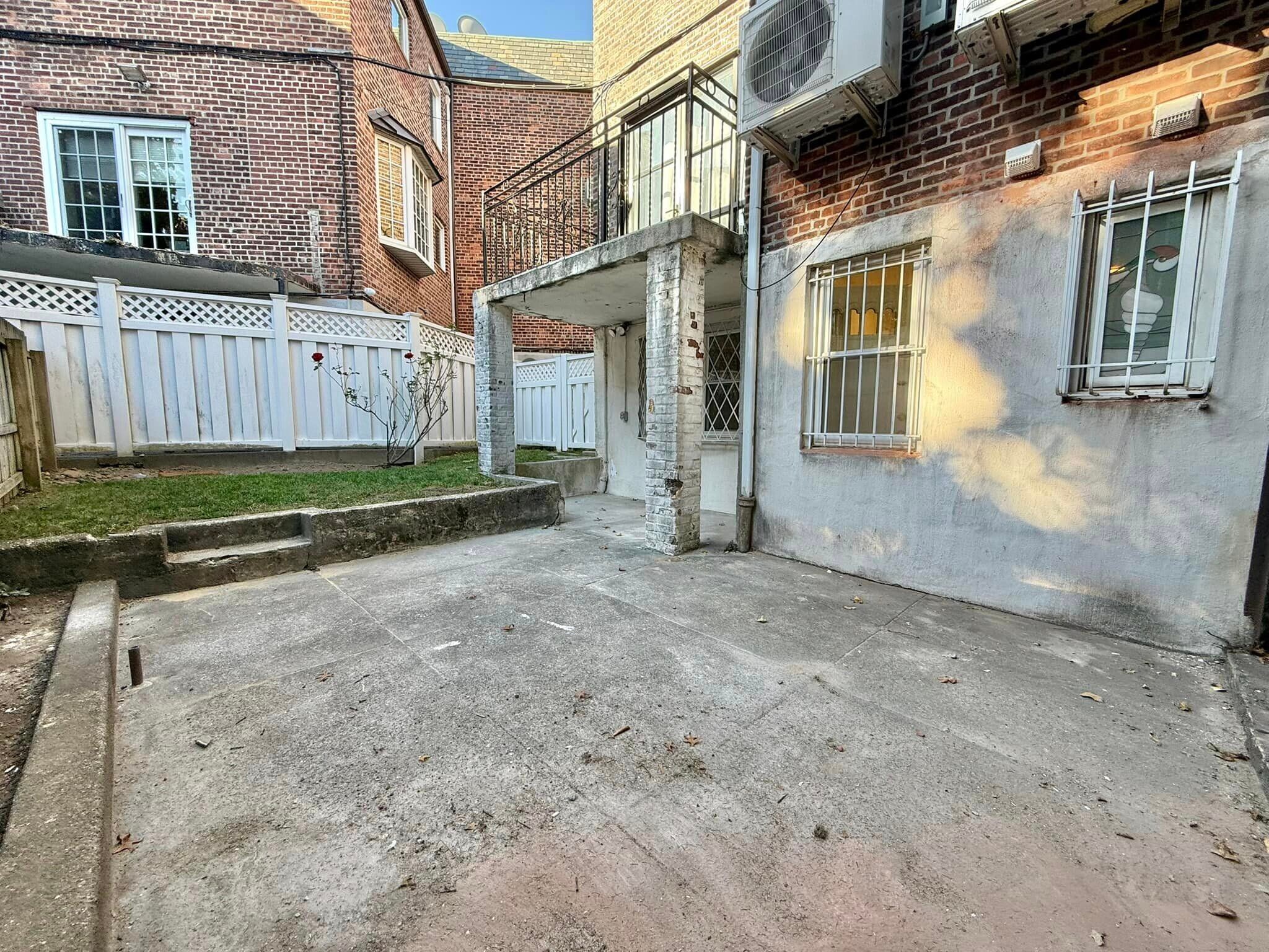 Building Photo - 7223 Shore Rd