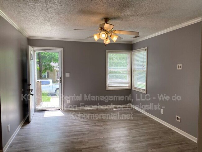 Building Photo - 704 NE 45th Terrace