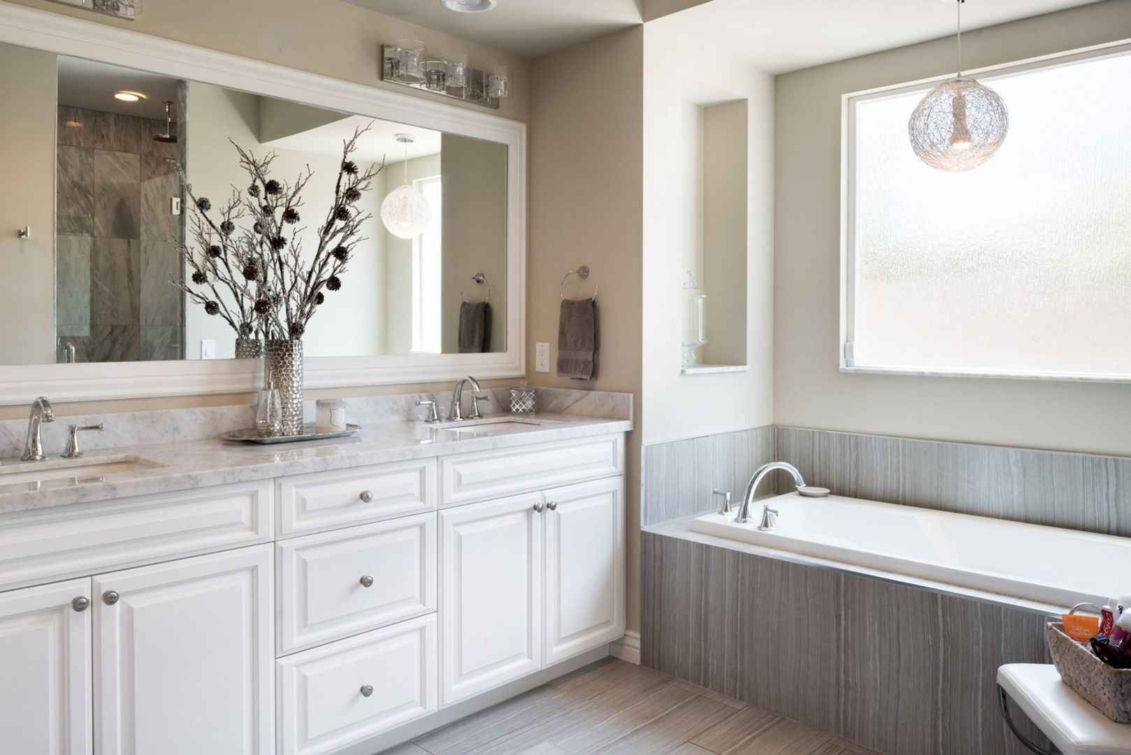 Building Photo - 3706 E Clarendon Ave