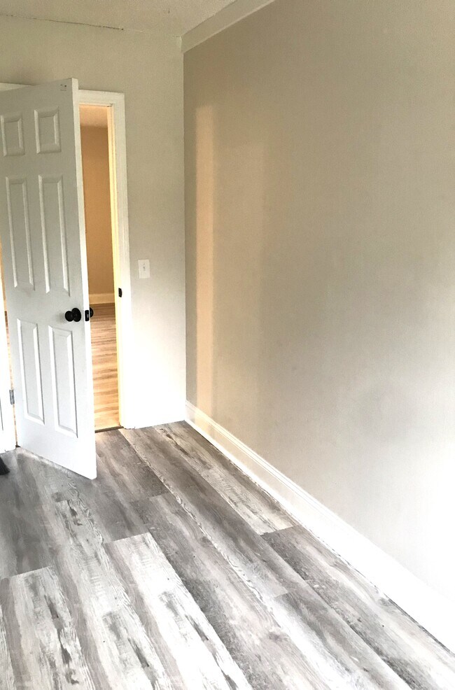Storage/Pantry - 109 S Crestwood Dr