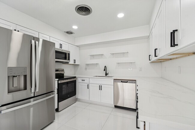 Building Photo - 455 81st Ave