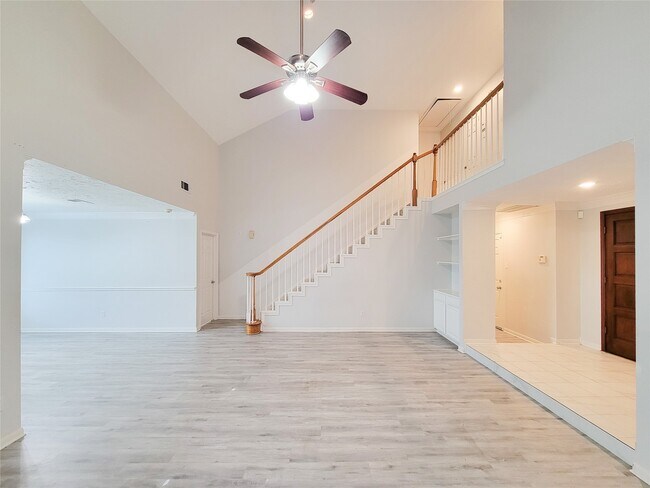 Building Photo - 3610 Honey Creek Dr