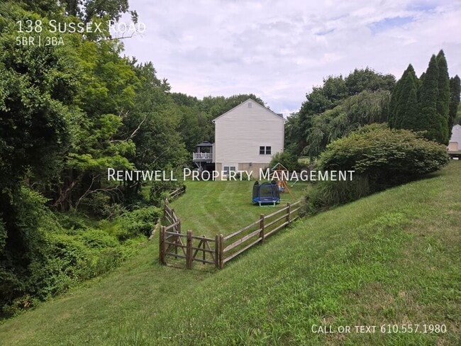 Building Photo - 138 Sussex Rd