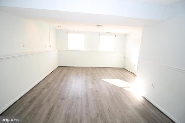 Building Photo - 1378 Rollinghouse Dr
