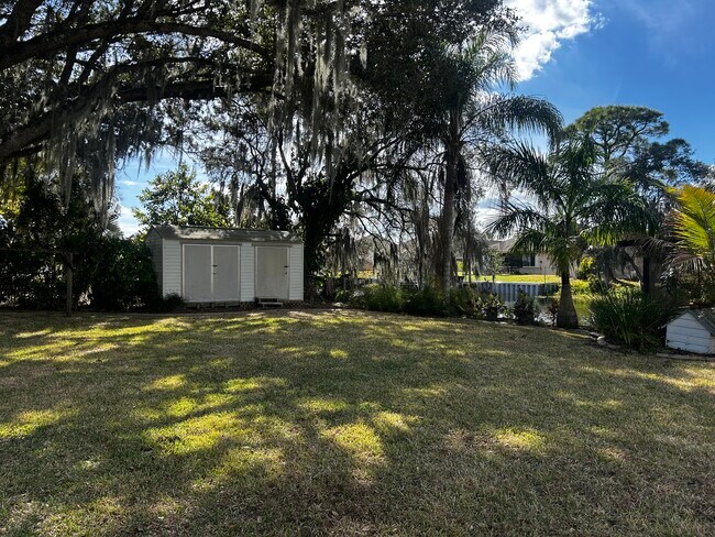 Building Photo - 1136 Peach Tree Dr