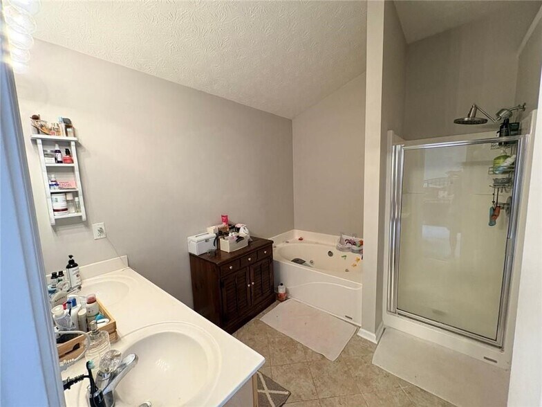 Building Photo - 3082 Kentmere Dr