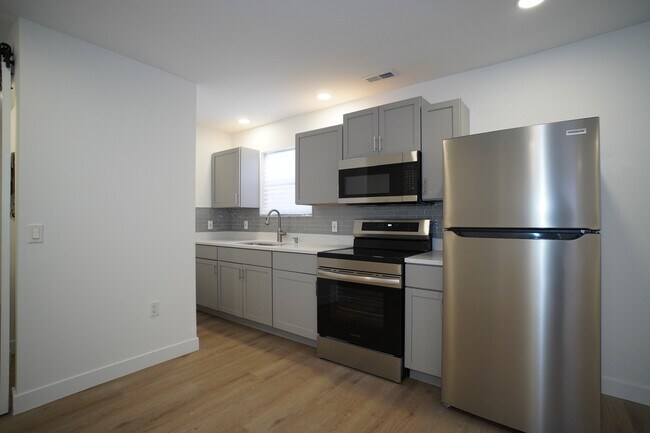 Primary Photo - 1252-54 Idaho St