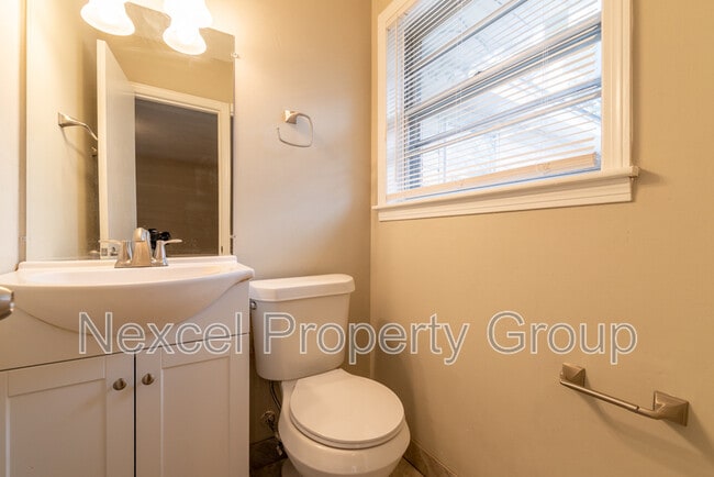 Building Photo - 5121 Ginger Cir