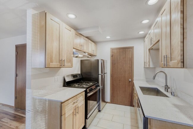 Building Photo - Segovia Building