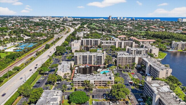 Building Photo - 11 Royal Palm Way
