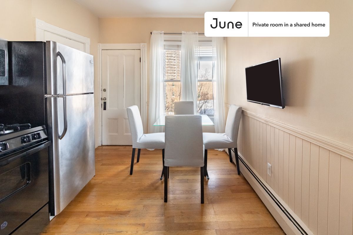 Building Photo - Room in Shared 4 bed/1 bath home in Roxbury