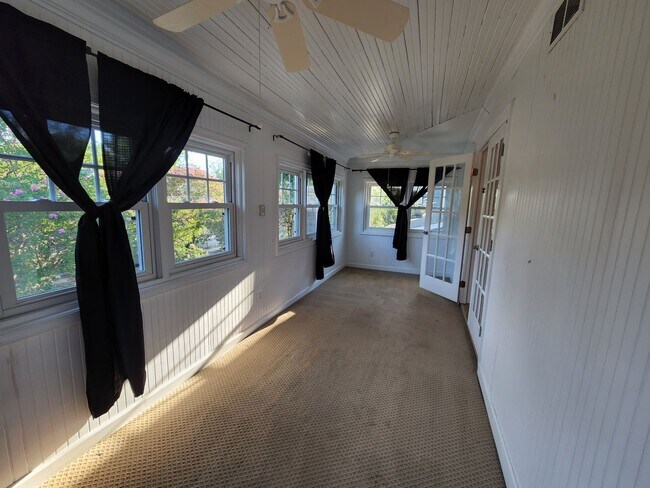 Building Photo - AVAILABLE for showing NOW for ODU FALL SEMESTER 2026!  5-Bedroom near ODU, Military Bases, Hospit...