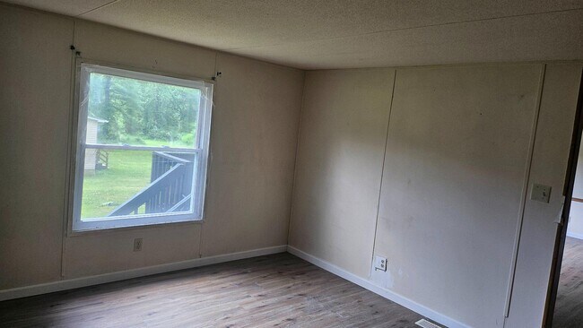 Building Photo - 2802 Forge Hill Rd