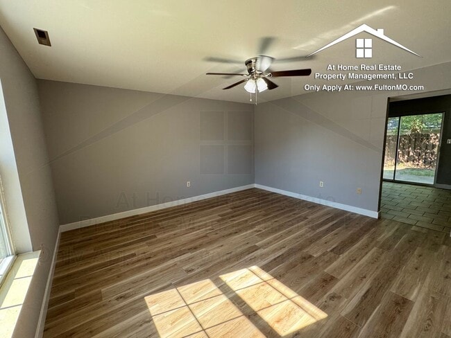 Building Photo - 551 Collier Ln