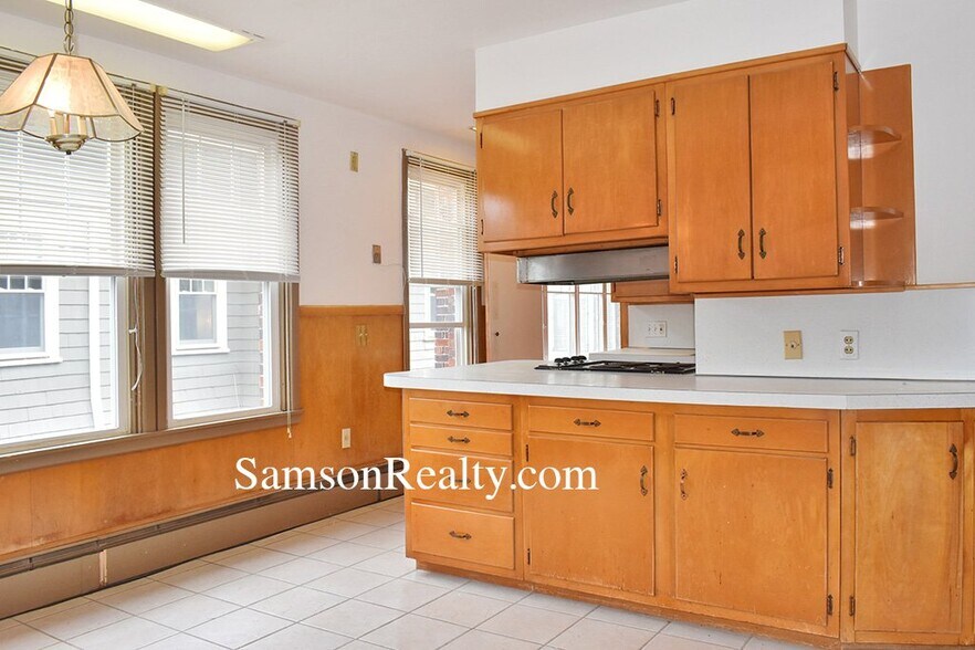 Building Photo - 206 Slater Ave