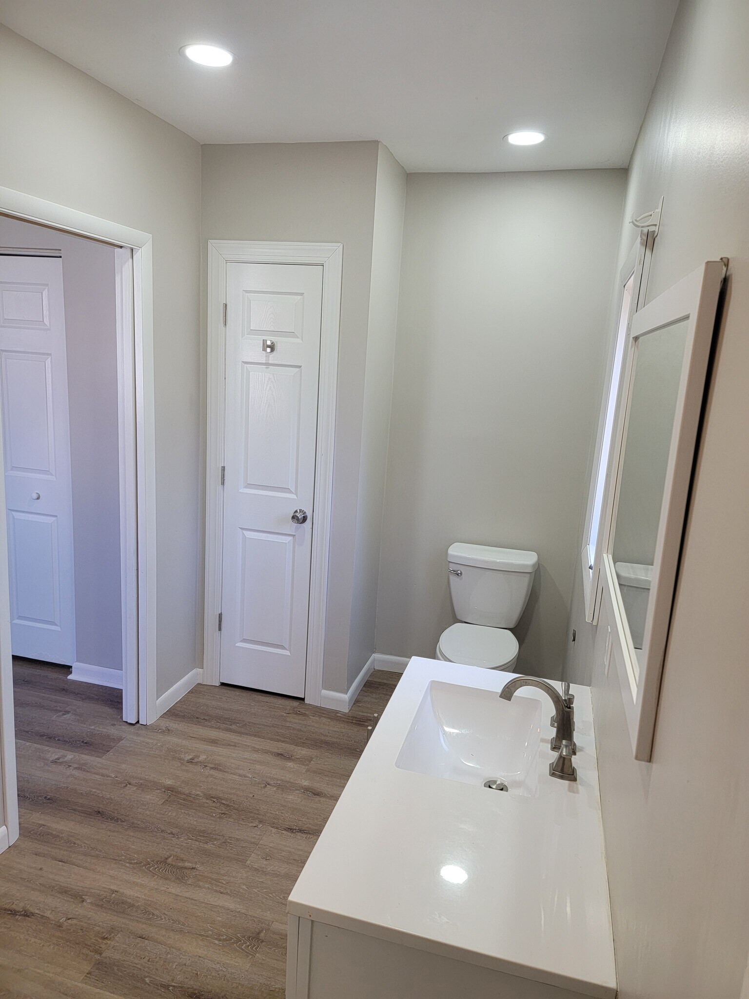 Building Photo - 77 South Ave