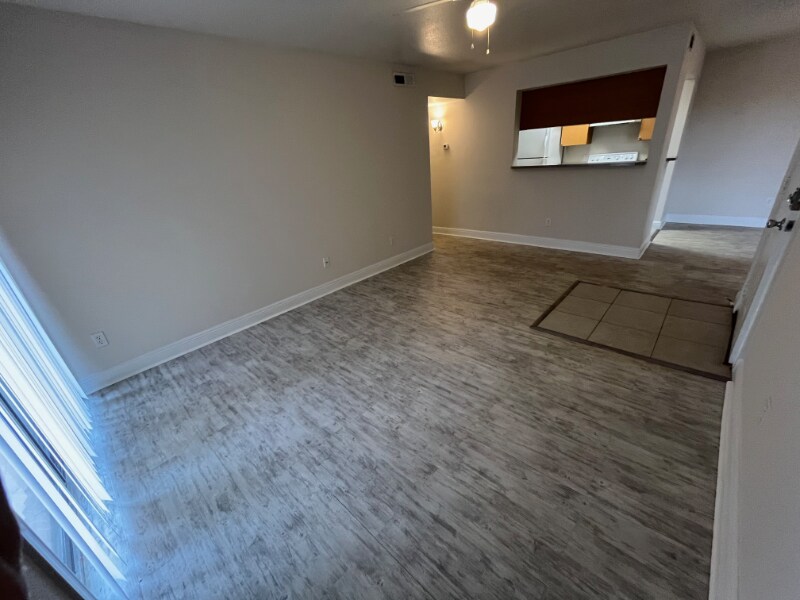 Building Photo - 2885 Winkler Ave